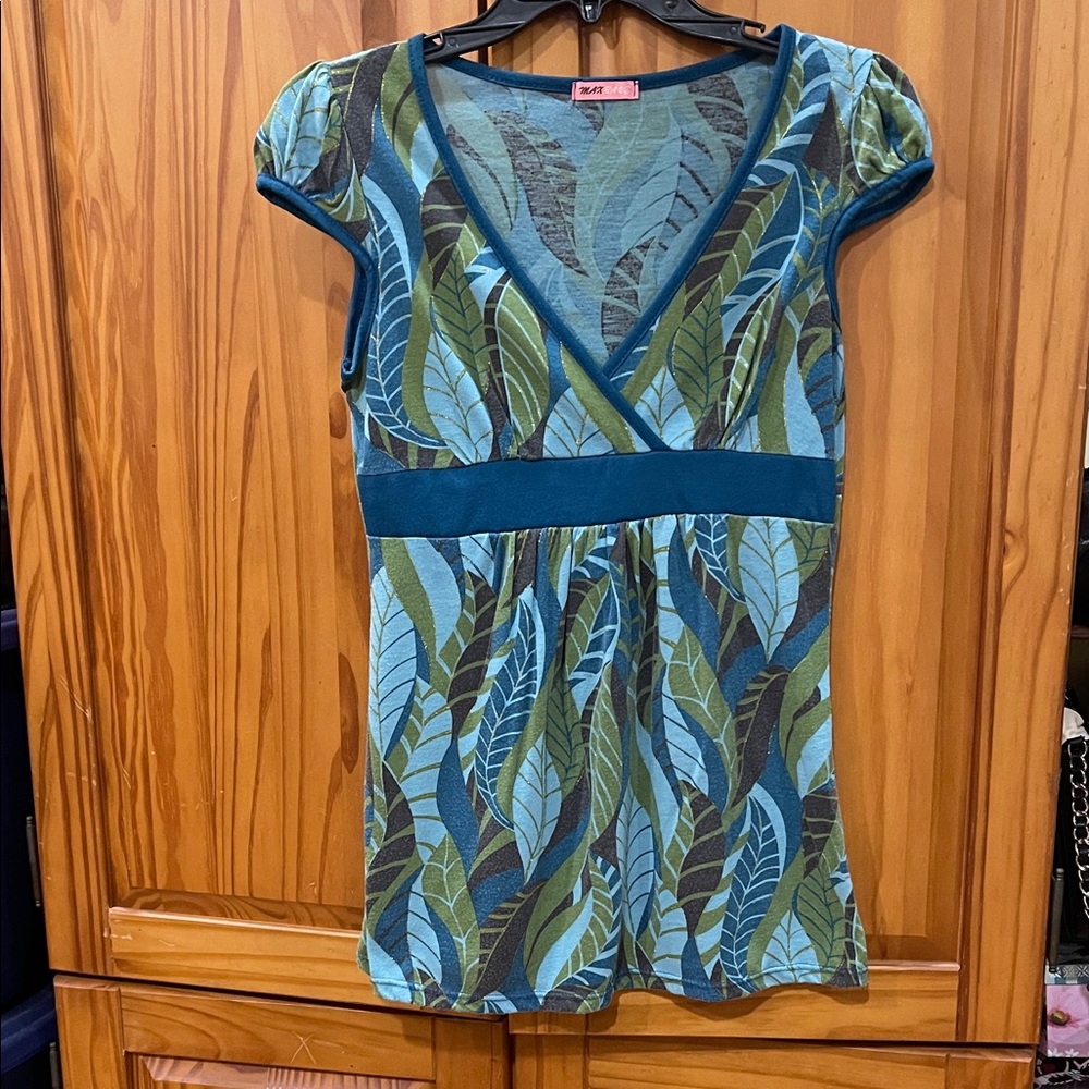 Vintage! Max Rave Leaf-Print V-Neck Tunic in Teal and Olive